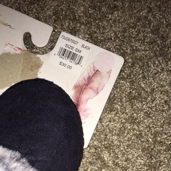 5x$25 Jessica Simpson slippers - Picture 3 of 3